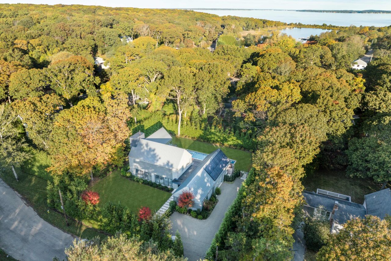 11 Rosewood Drive, Sag Harbor, NY Parallel.Realestate