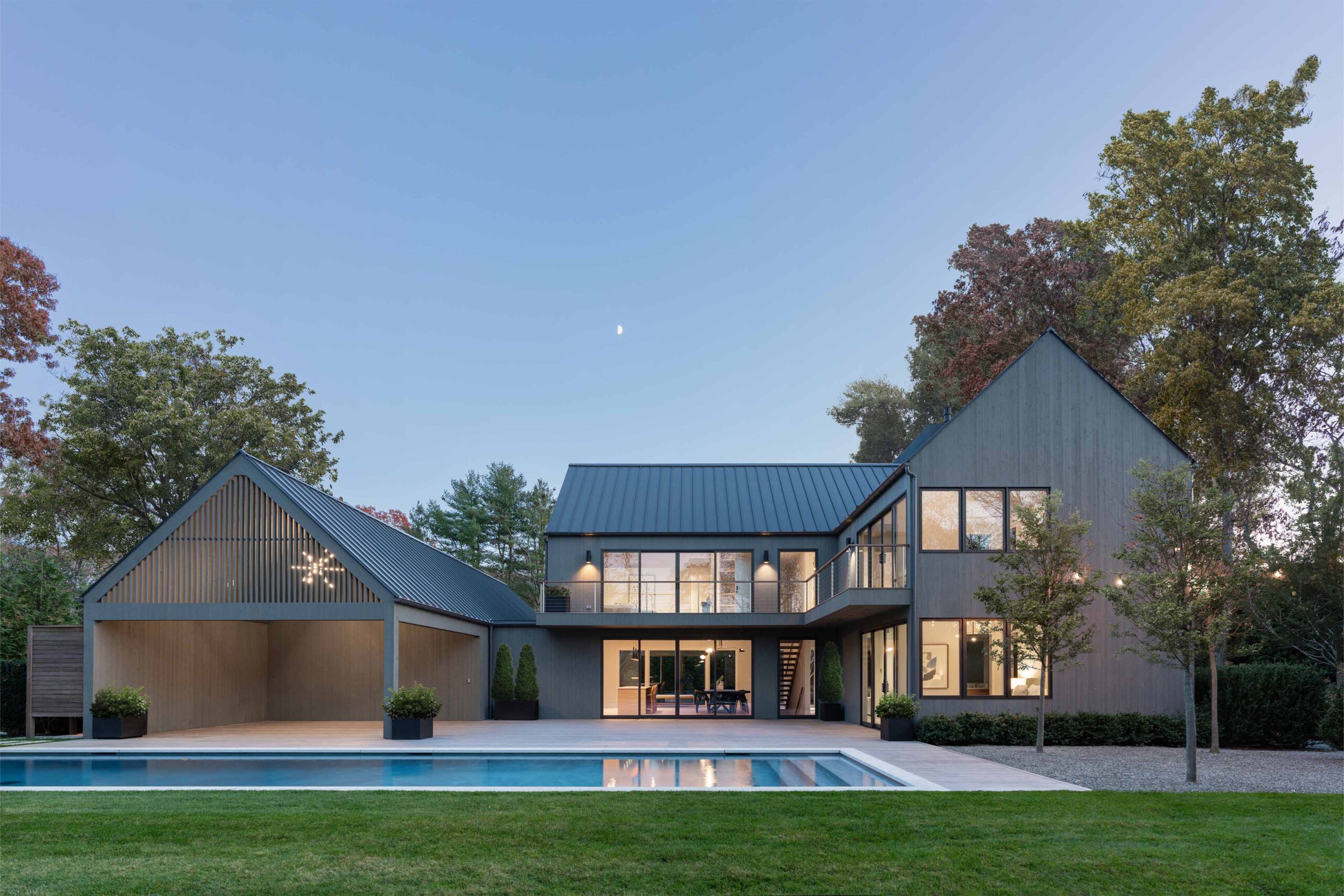 11_Rosewood_Drive_SagHarbor-RearExterior-WEB