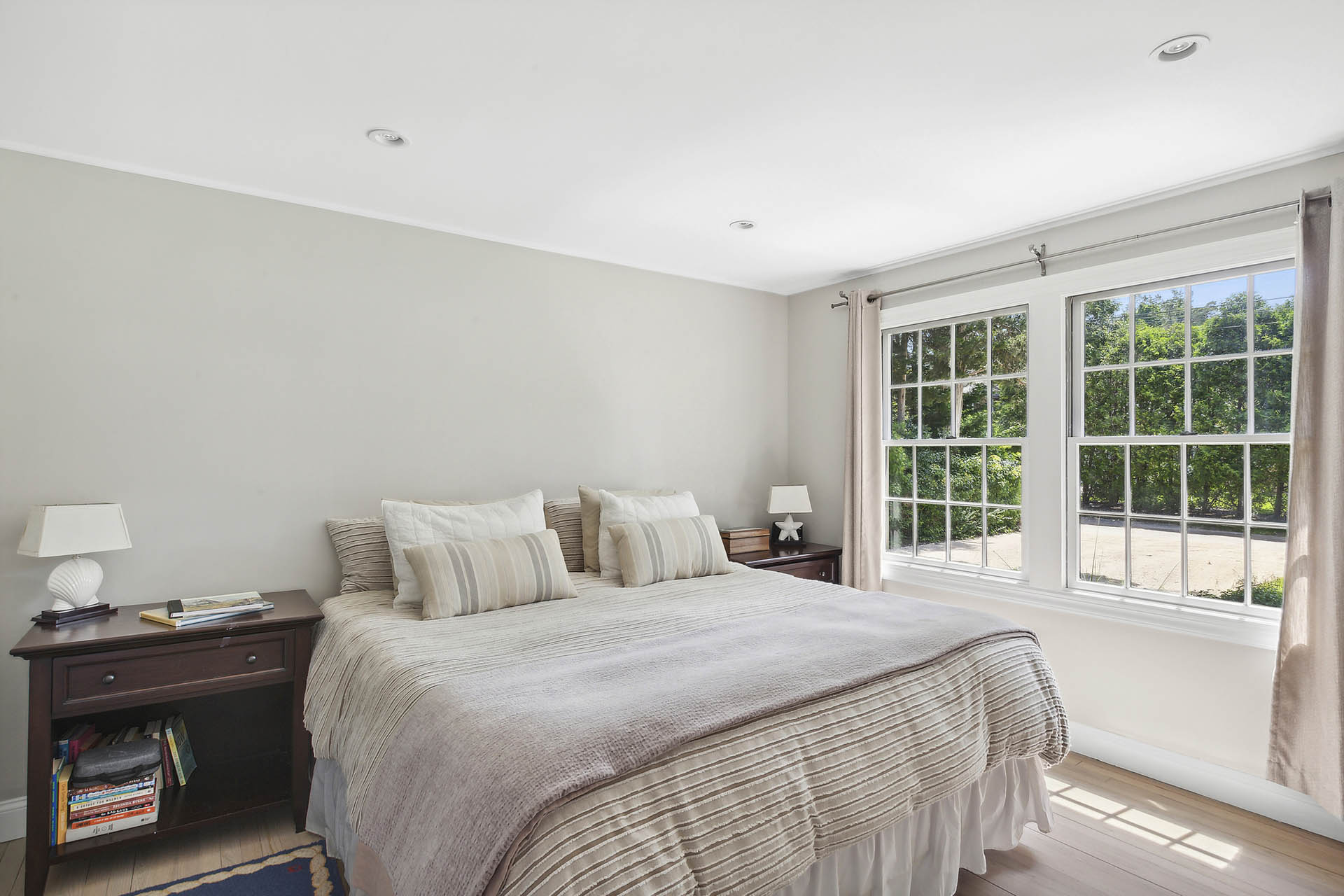7_Cedarberry_Lane_Southampton_NY_11968_(12)-WEB
