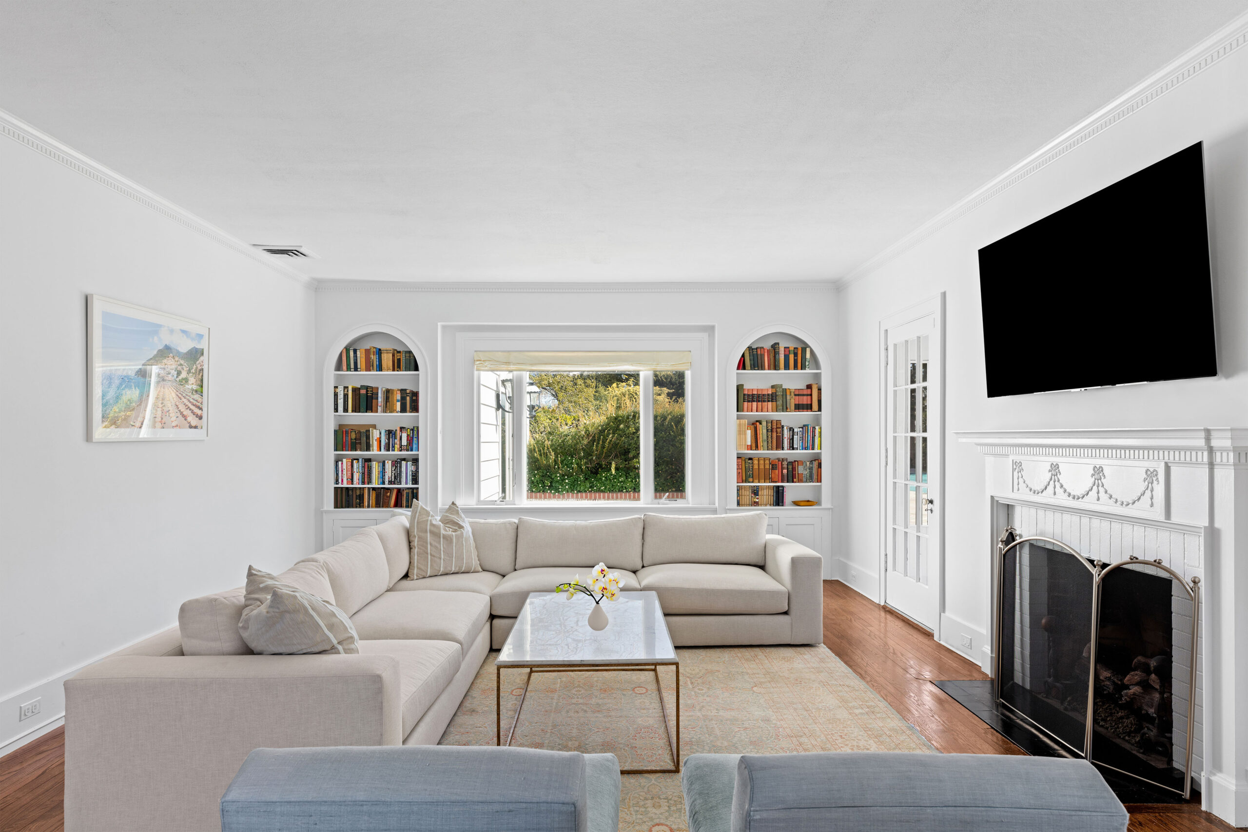 22_Aspatuck_Road_WesthamptonBeach_LivingRoom