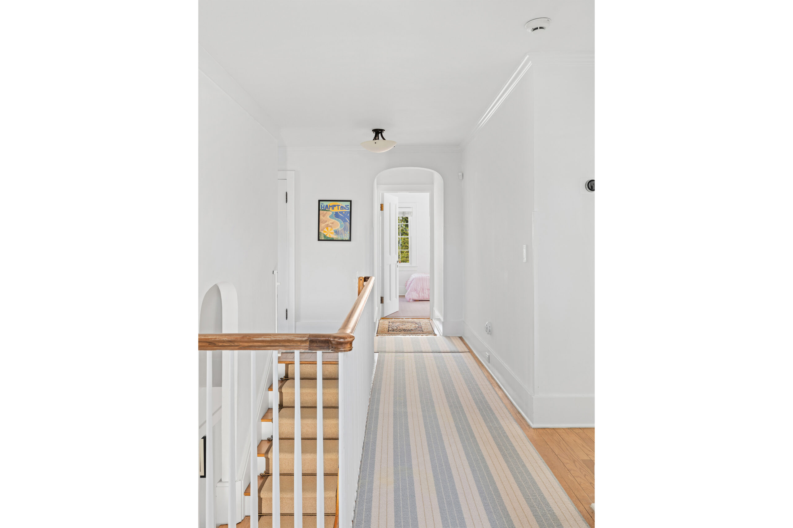 22_Aspatuck_Road_WesthamptonBeach_Second-Level-Landing