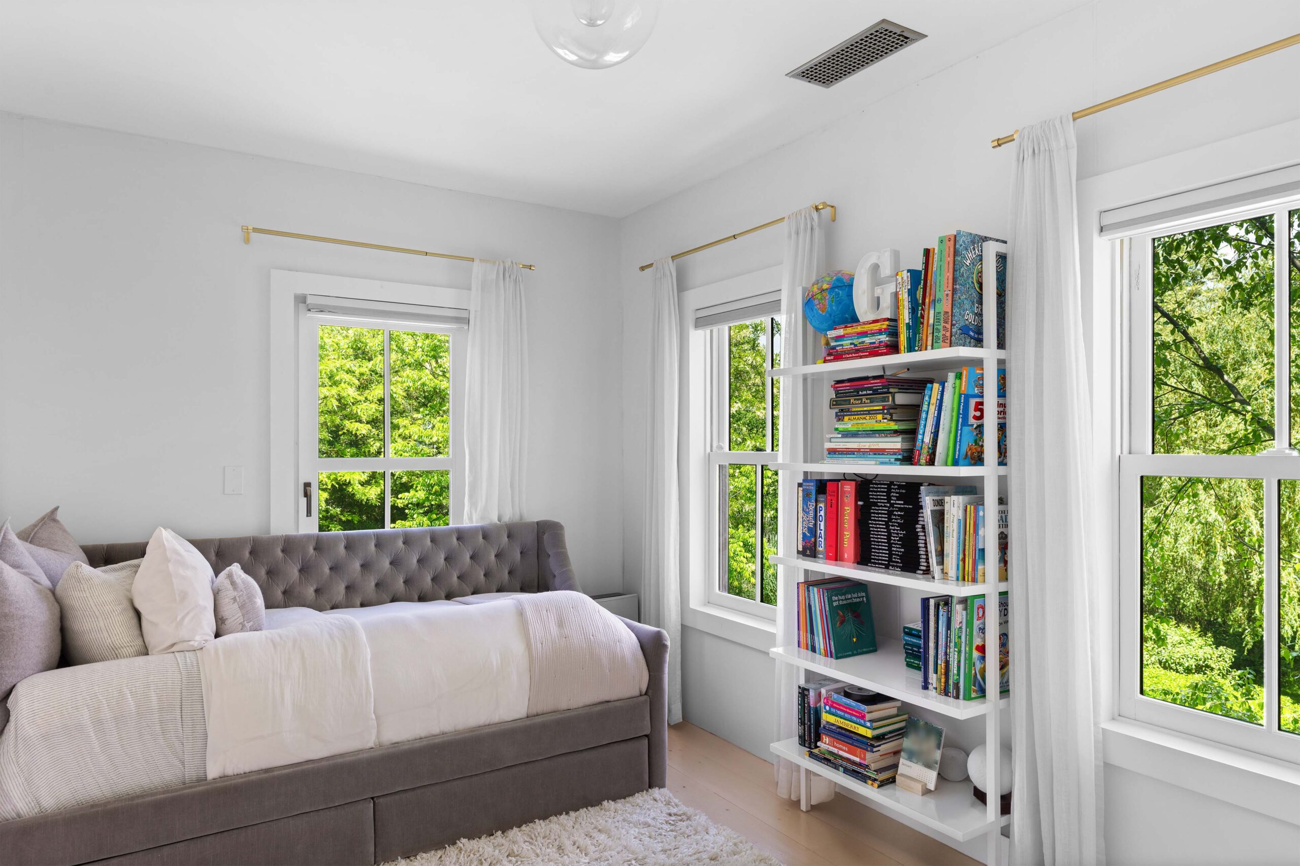 132_GloverStreet_SagHarbor_GuestBed2_WEB