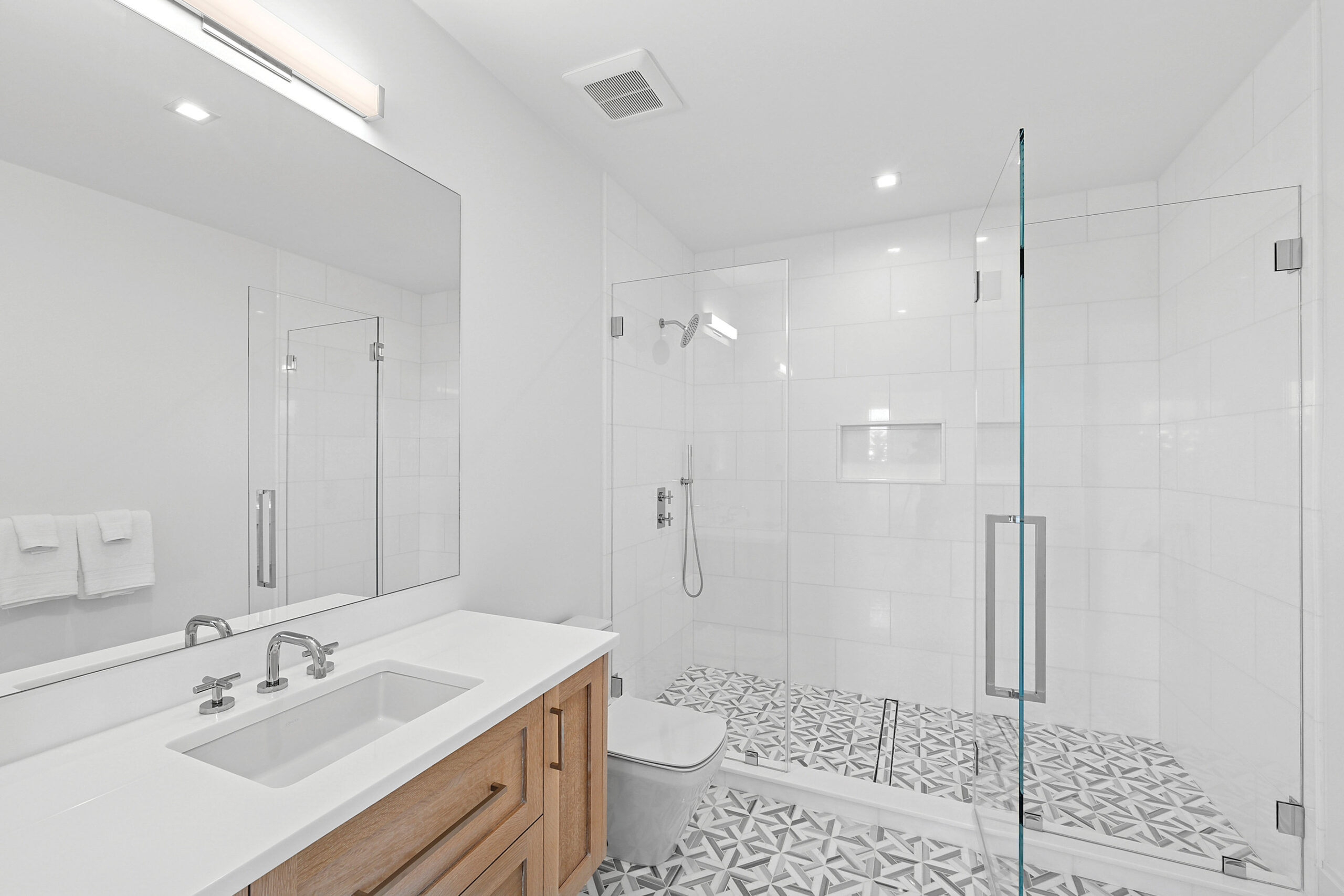 298_MontaukHighway_WaterMill_GuestBath3