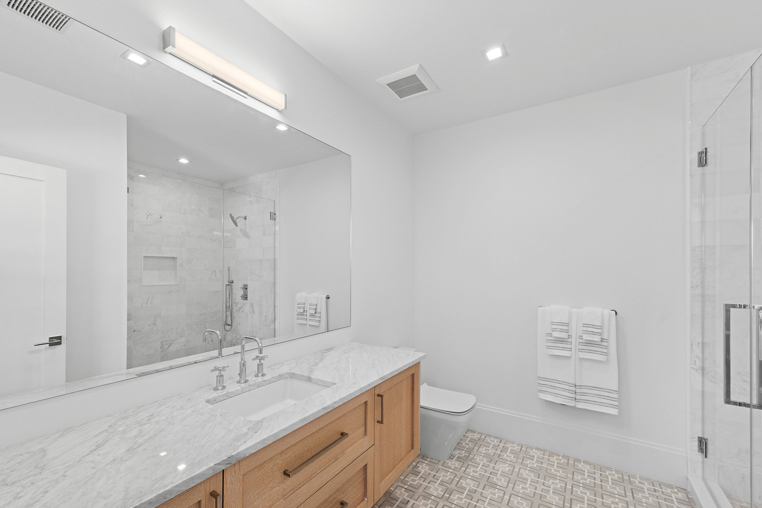 298_MontaukHighway_WaterMill_Guestbath_1