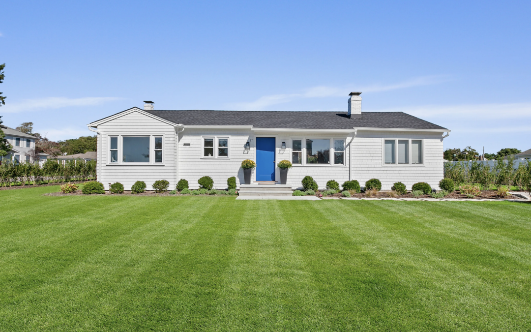 17 Middle Pond Road, Southampton, NY