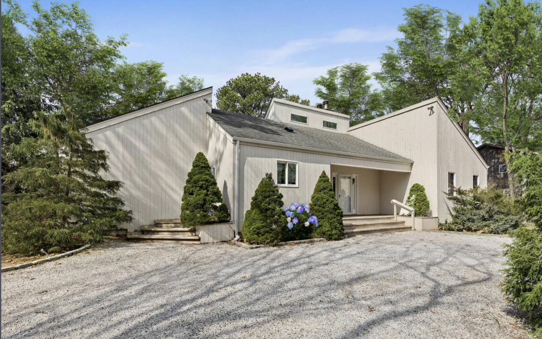 9 Bridle Path, Westhampton Beach, NY